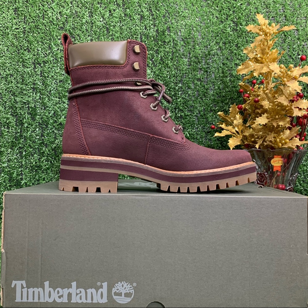 TIMBERLAND WOMEN'S COURMAYEUR VALLEY 6-INCH BOOTS